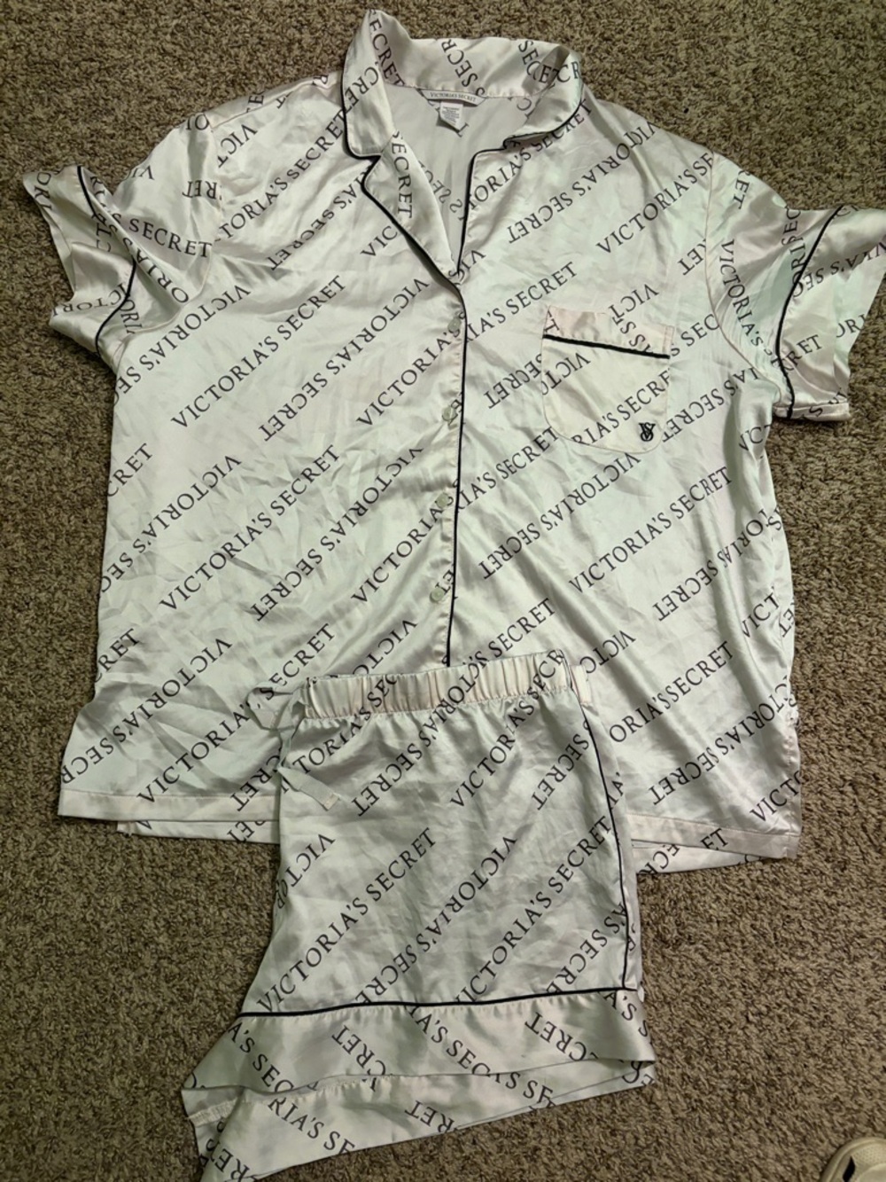 Victoria's Secret baby pink Logo Short Pajama Set with Black Piping